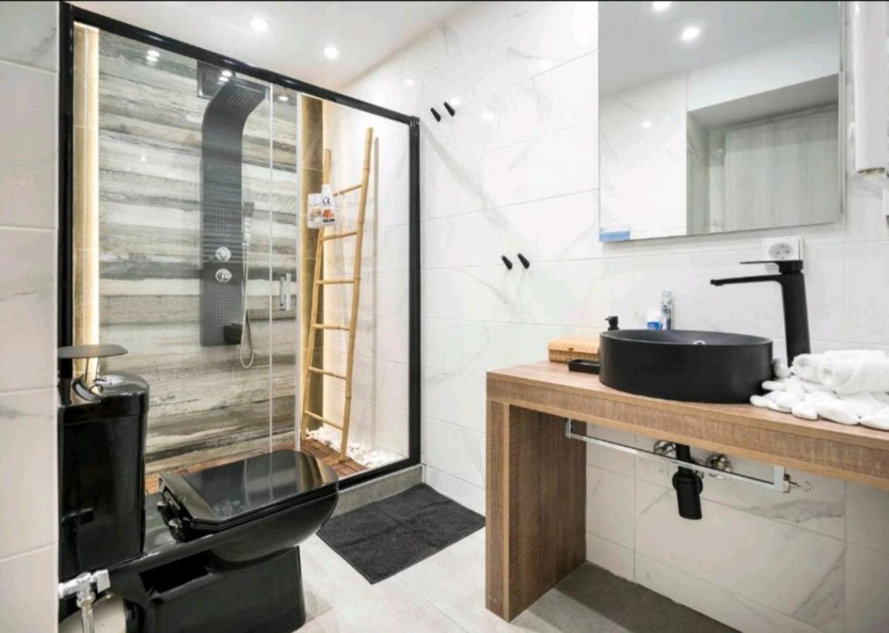 Romantic Jacuzzi Apartment Athen Exterior foto